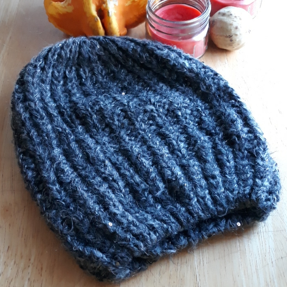 Black and grey sparkling H&M winter hat - Picture 1 of 5